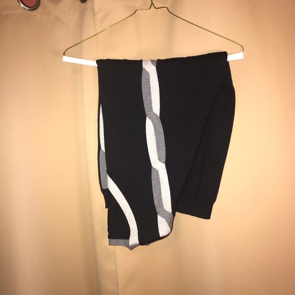 Clothes - Picture 8 of 8